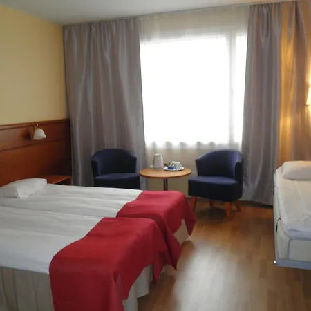 萨沃伊酒店 3* 玛丽港