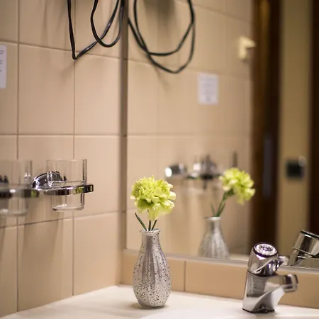 Savoy Hotel 3*
